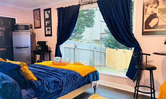 Peachtree Corners House | Available to Book now 1 Bedroom Home with nice Glass View