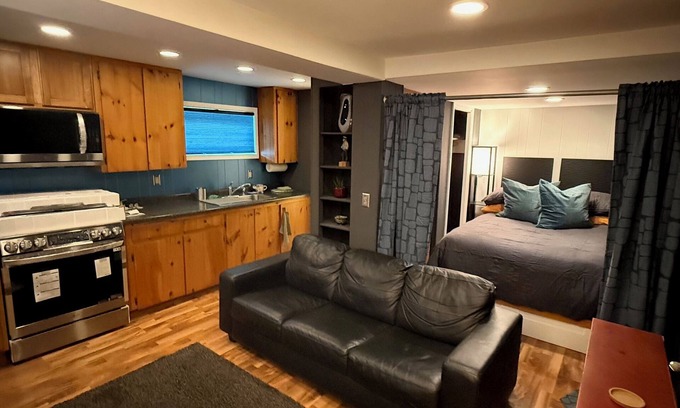 Grand Marais Apartment | Avalon Guesthouse : Garden Studio