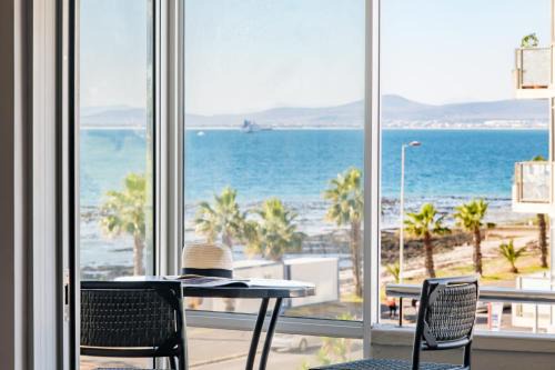 Mouille Point Apartment | Avaya Apartment