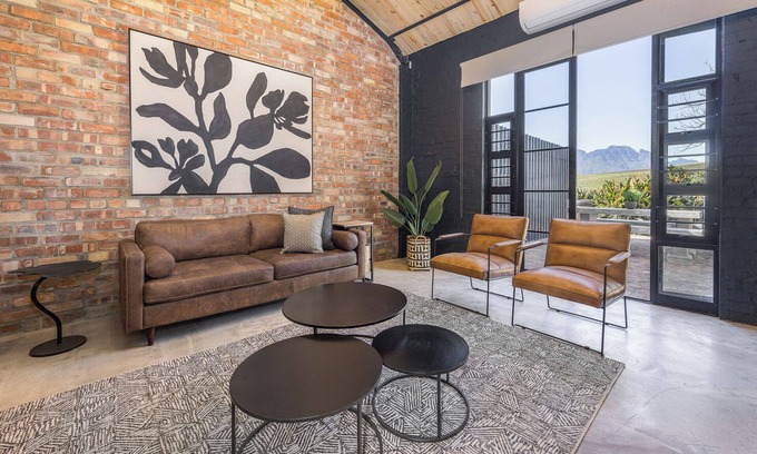 Stellenbosch Apartment | Avemore My Venue with Full Backup Power and Hot Tub
