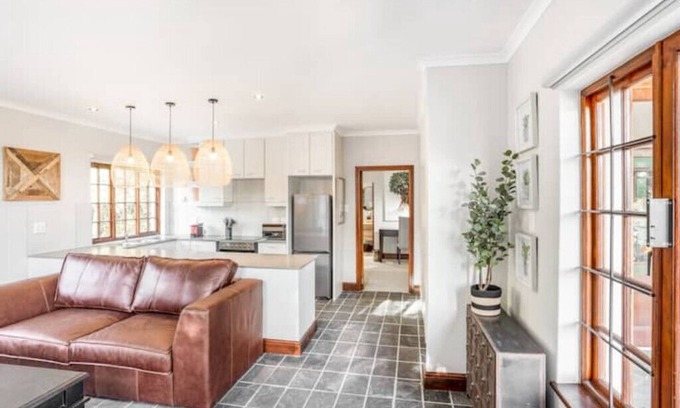 Stellenbosch Apartment | Avemore Olive Apartment - your new favourite accommodation in the Winelands!