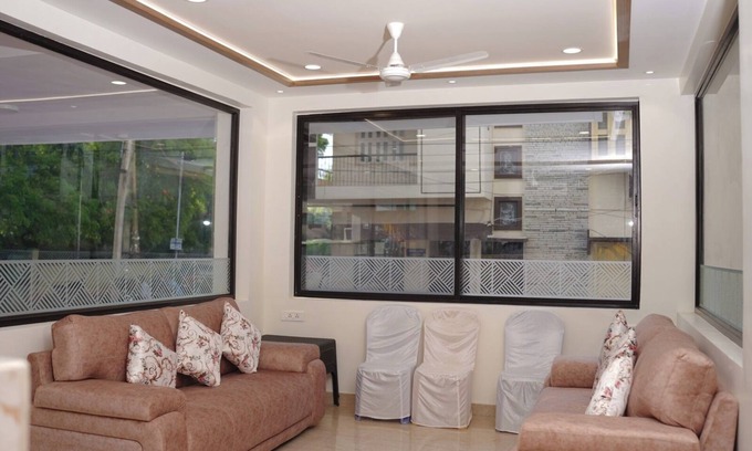 KK Nagar Hotel | Avenue 11 Premium Stays