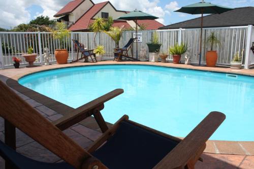 Woodhill Hotel | Avenue Heights Motel