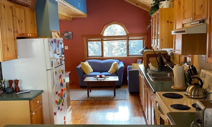 Blaeberry Cabin | Avery Creek Chalet on Blaeberry Valley