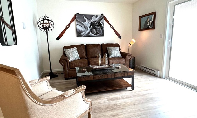 Lake Geneva Apartment | *Aviate to the Lake* Downtown Lake Geneva