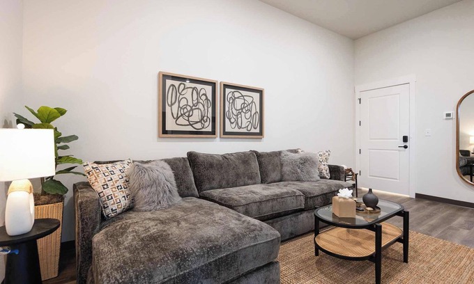 Highfill Apartment | Aviator - 5 mi to XNA - 15 mi to DT Bentonville