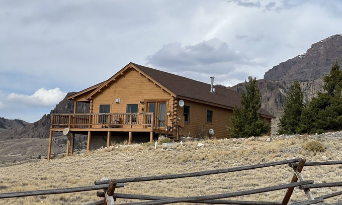 Cody House | Aviators Landing at Jim Mountain