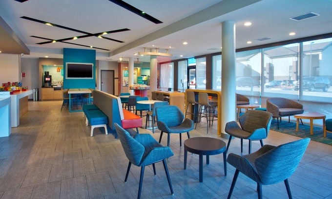 Warren Hotel | avid hotel Detroit Warren by IHG