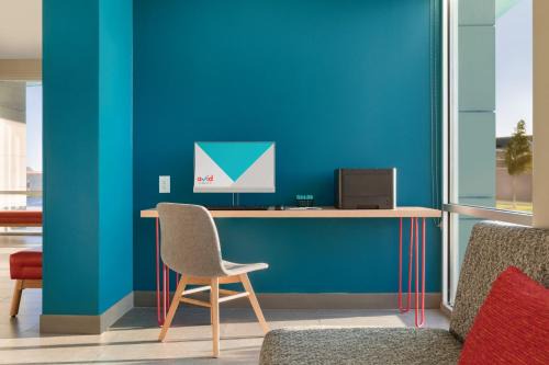 Oak Creek Hotel | avid hotel Oak Creek by IHG