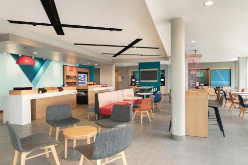 Beaumont Hotel | Avid hotels - Beaumont by IHG