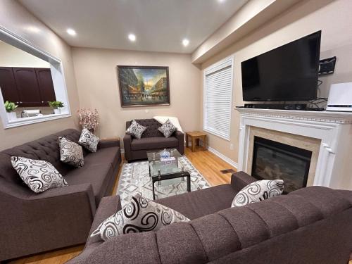 Brampton House | Avid vacation palace in Castlemore , Brampton