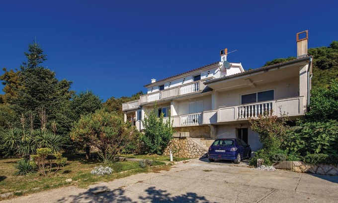 Supetarska Draga Apartment | Awesome apartment in Supetarska Draga