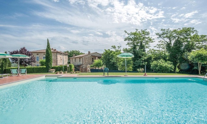 Casole d'Elsa Apartment | Awesome apartment in Casole d'Elsa SI