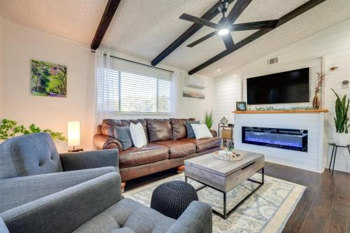 Canyon Lake House | Awesome Canyon Lake Home Rooftop Deck and Fire Pit!