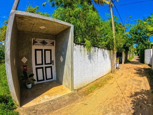 Thalaramba House | Awesome Guest Mirissa