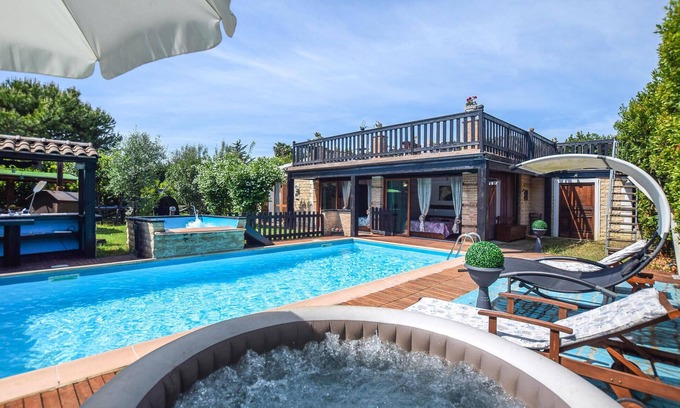 Civitanova Marche House | Awesome home in Civitanova Marche -MC-