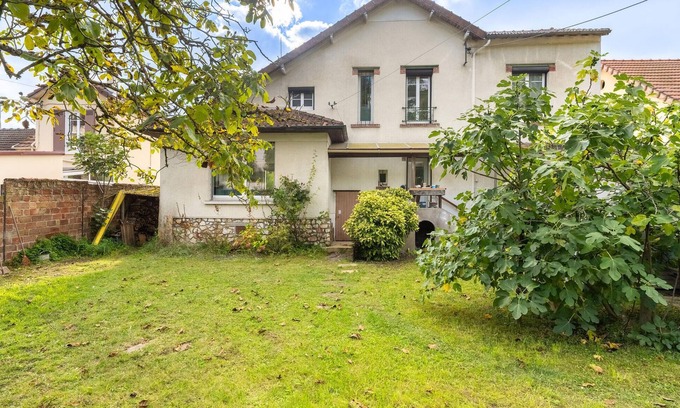 La Frette-sur-Seine House | Awesome home in La Frette-Sur-Seine