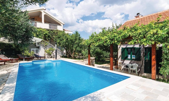 Lisane Ostrovicke House | Awesome home in Lisane Ostrovicke