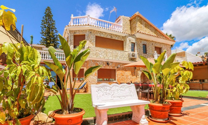 Benajarafe House | Awesome home in Benajarafe