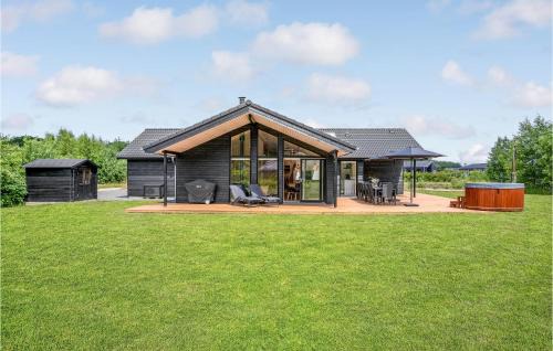 Fjellerup Strand House | Awesome Home In Glesborg With Sauna