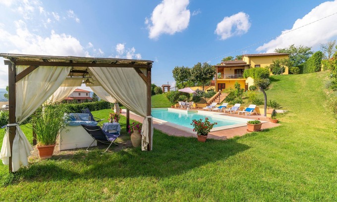 Guardea House | Awesome home in Guardea TR