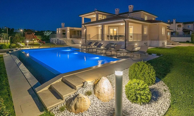 Kastelir-Labinci House | Awesome home in Kastelir