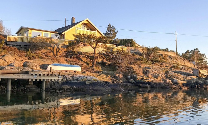 Arendal House | Awesome home in Kongshavn with sauna