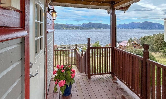 Lauvstad House | Awesome home in Lauvstad with WiFi