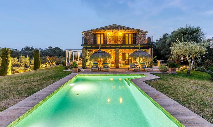 Majorca House | Awesome home in Llubi
