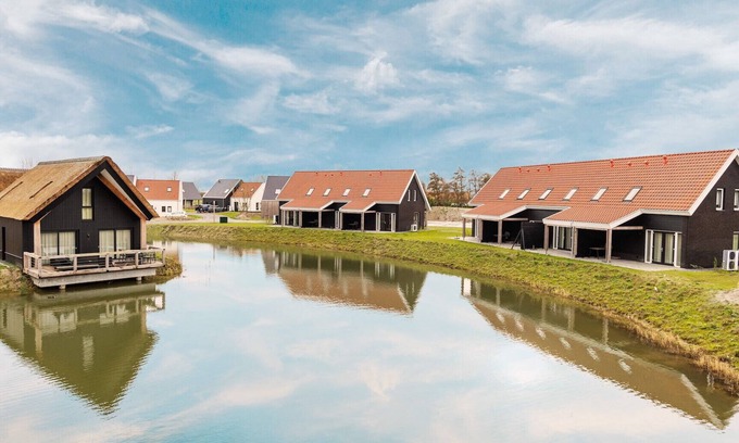 Nieuwvliet House | Awesome home in Nieuwvliet-Bad with 2 Bedrooms, WiFi and Private swimming pool