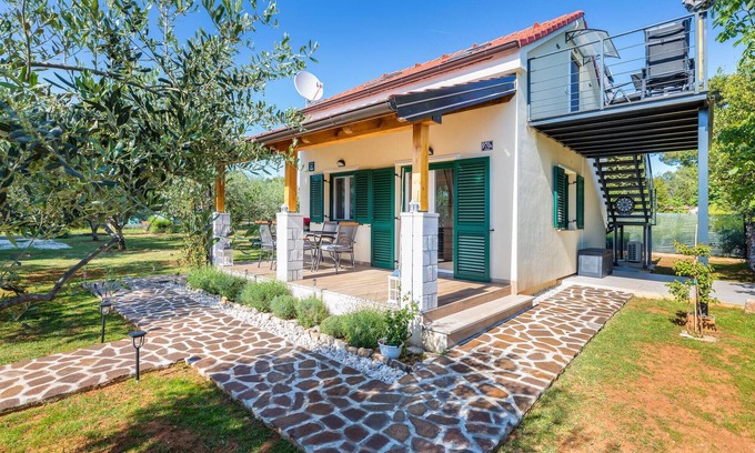 Fazana House | Awesome home in Peroj with WiFi
