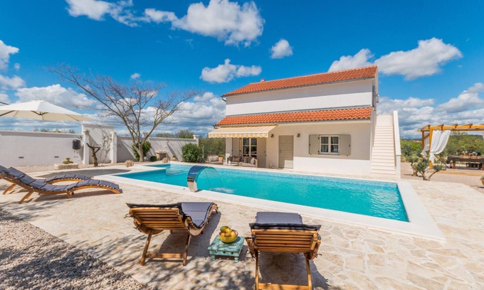 Polaca House | Awesome home in Polaca with kitchen