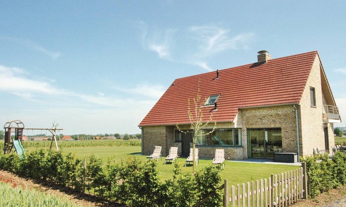 Poperinge House | Awesome home in Poperinge with sauna