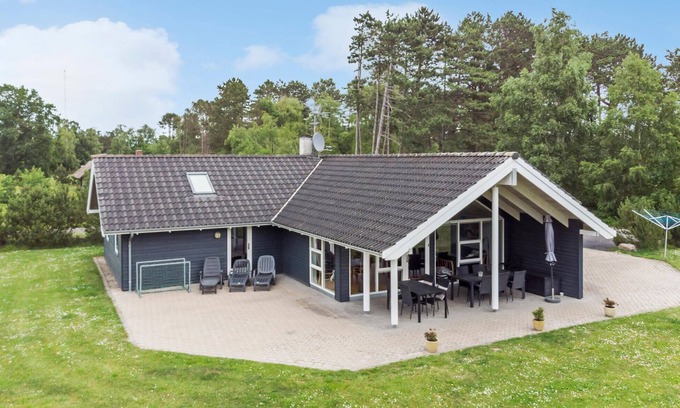 Rodby House | Awesome home in Rødby with sauna