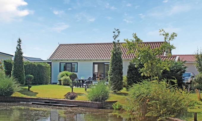 Sint-Annaland House | Awesome home in Sint-Annaland with WiFi