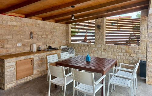Sveta Nedelja House | Awesome Home In Santalezi With Wifi