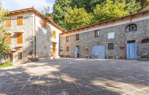 Saturnana House | Awesome Home In Villa Di Piteccio