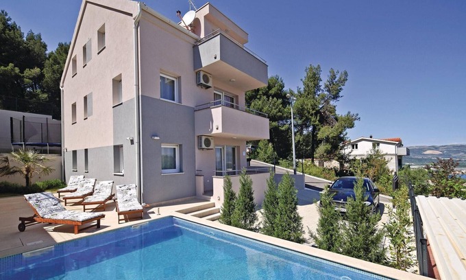 Municipality of Trogir House | Awesome home in Zedno with WiFi