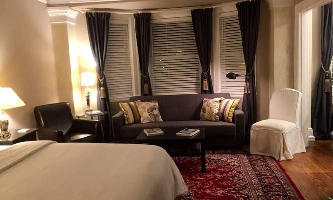 Chinatown Apartment | Awesome Large Nob Hill Studio near financial center.
