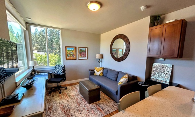 Southern Crossing House | Awesome location/place: River trail, Old Mill District, easy drive to the Mt.