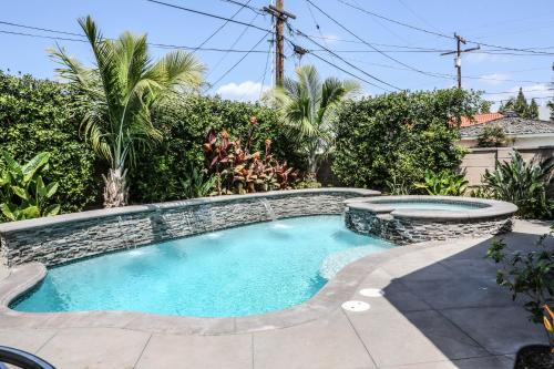 Hermosa Village House | Awesome Pool Home 1/4 Mile To Disney Tram on Magic Way