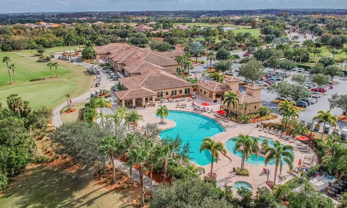 Braden River House | Awesome Views. 2 BR Condo in Riverstrand Golf Resort