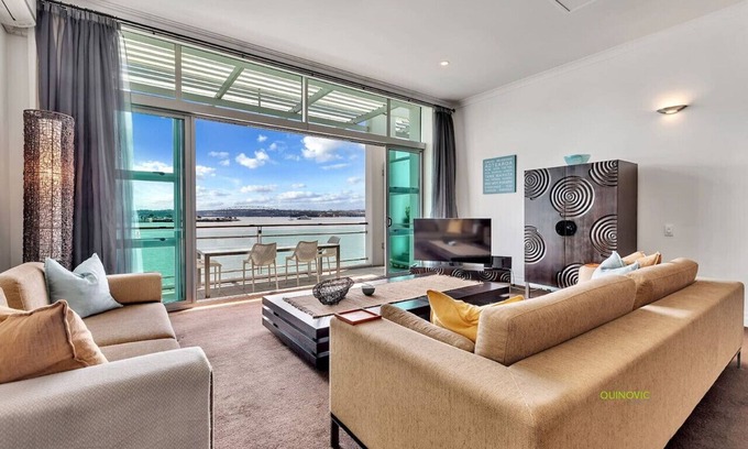 Auckland Central Business District Apartment | AWSA Waterfront Get Away (4018)