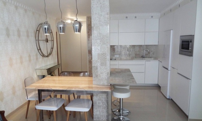 Explanada de la Estacion Apartment | Ayala Princess-Luxury and Beach