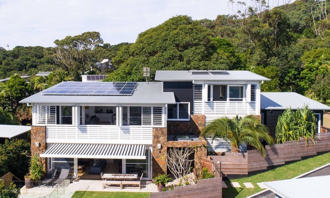 Byron Bay House | Ayindi Byron Bay (beach house) - Best Views and across the road from the beach