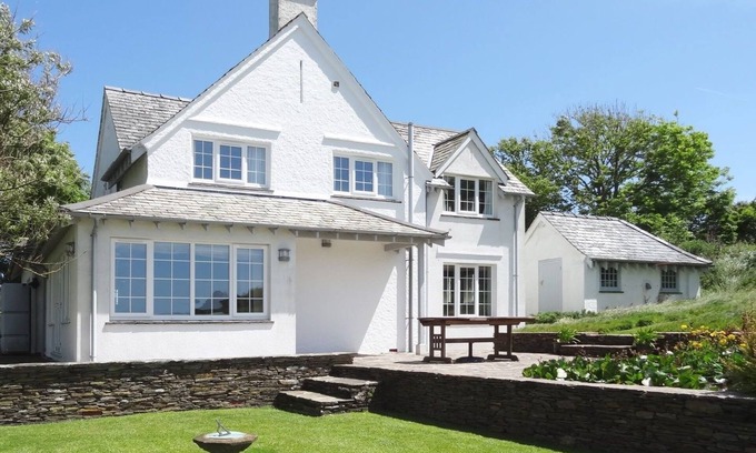 Ringmore Cottage | AYRMER PATH, pet friendly, luxury holiday cottage in Ringmore