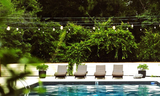 Cantonment House | Azalea Pines Retreat: Pool+Beach+Forest+5acres