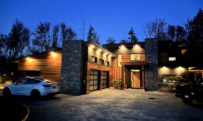 Regional District of Nanaimo House | Azehna Garden Suite