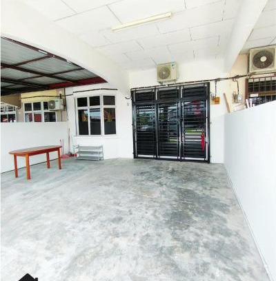 Parit Raja Apartment | Azo Homestay Parit Raja