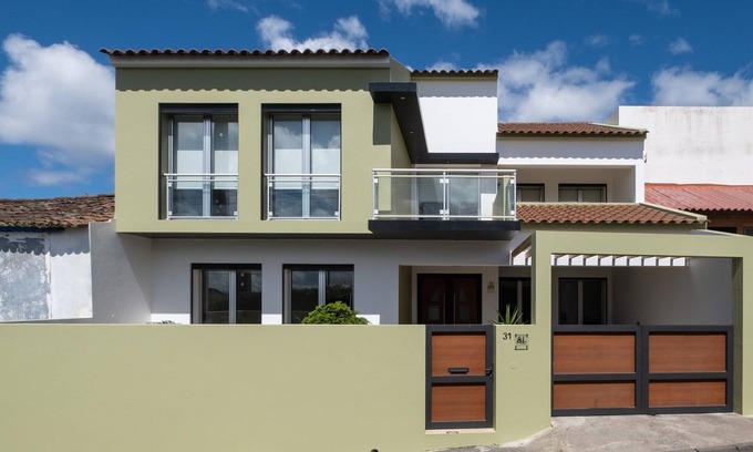 Ribeira Grande House | Azores Mountain View